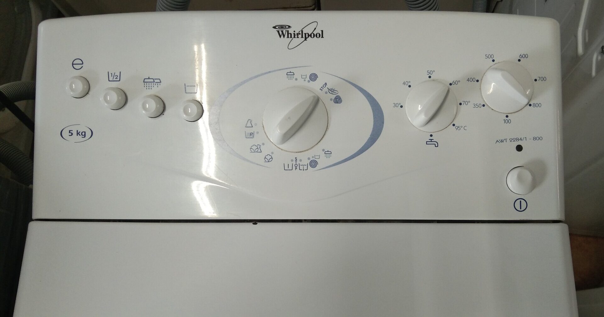 Стиральная машина Whirlpool AWT 2284